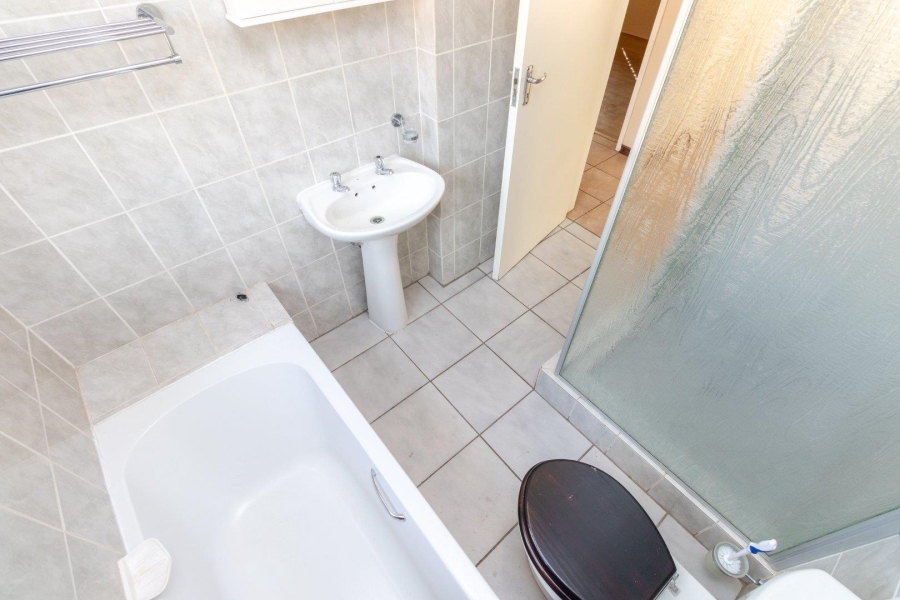 3 Bedroom Property for Sale in Wilgeheuwel Gauteng