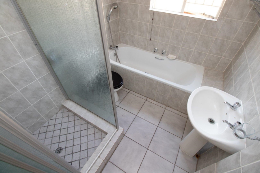 3 Bedroom Property for Sale in Wilgeheuwel Gauteng
