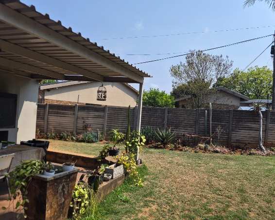 4 Bedroom Property for Sale in Elardus Park Gauteng