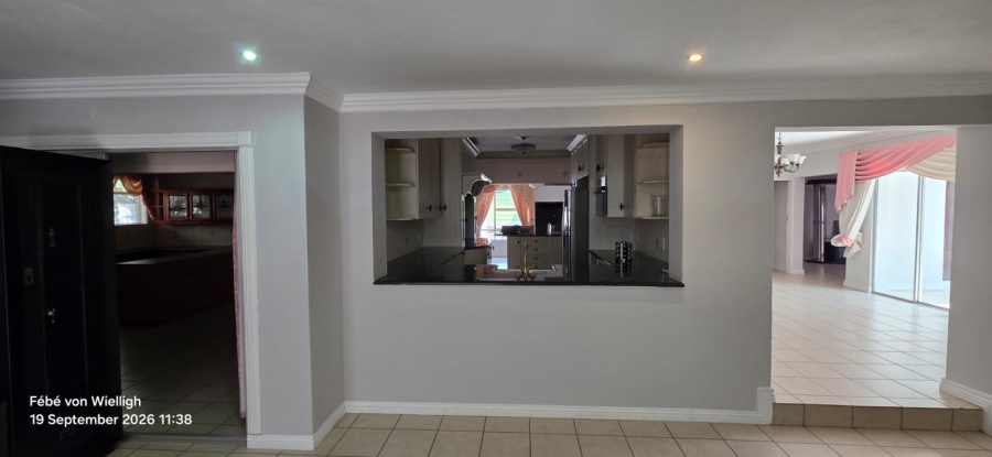 6 Bedroom Property for Sale in Noordheuwel Gauteng