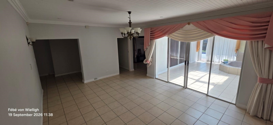 6 Bedroom Property for Sale in Noordheuwel Gauteng