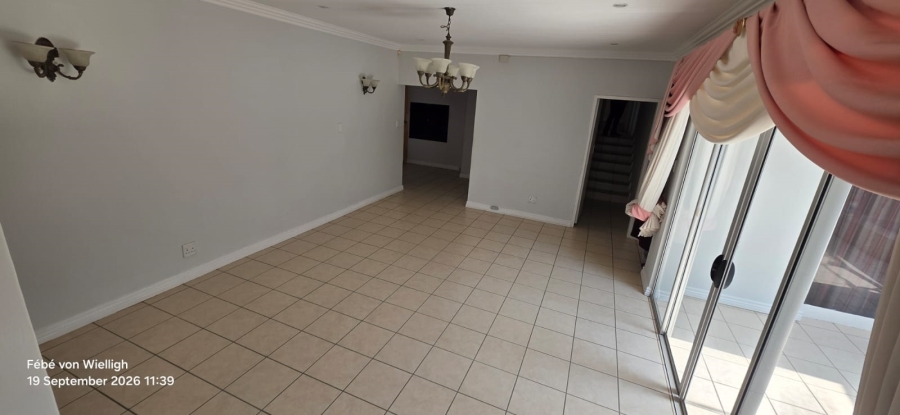 6 Bedroom Property for Sale in Noordheuwel Gauteng