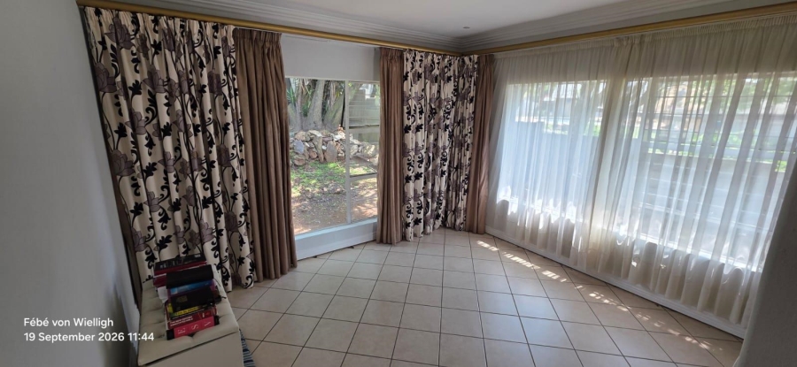 6 Bedroom Property for Sale in Noordheuwel Gauteng