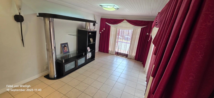 6 Bedroom Property for Sale in Noordheuwel Gauteng
