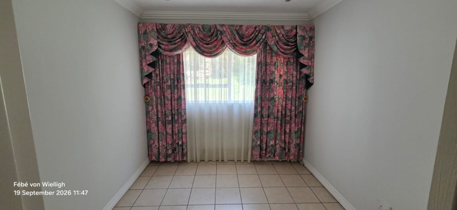 6 Bedroom Property for Sale in Noordheuwel Gauteng