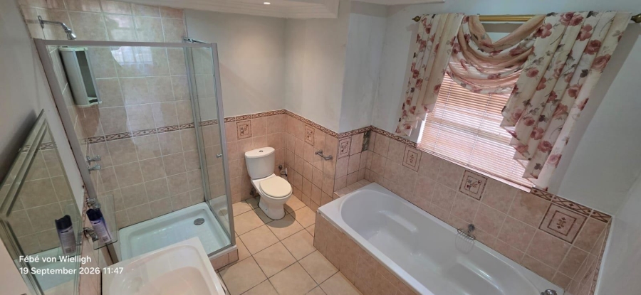 6 Bedroom Property for Sale in Noordheuwel Gauteng