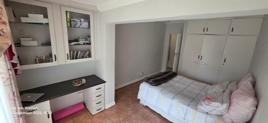 6 Bedroom Property for Sale in Noordheuwel Gauteng