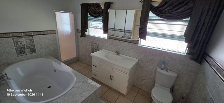 6 Bedroom Property for Sale in Noordheuwel Gauteng