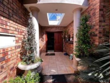 To Let 4 Bedroom Property for Rent in Eldoraigne Gauteng