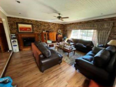 To Let 4 Bedroom Property for Rent in Eldoraigne Gauteng