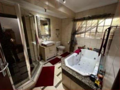 To Let 4 Bedroom Property for Rent in Eldoraigne Gauteng