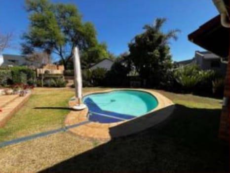 To Let 4 Bedroom Property for Rent in Eldoraigne Gauteng