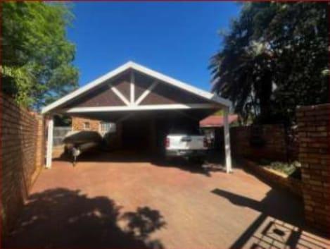 To Let 4 Bedroom Property for Rent in Eldoraigne Gauteng