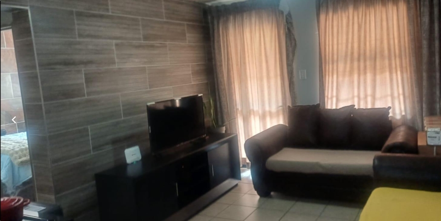 2 Bedroom Property for Sale in Alveda Park Gauteng