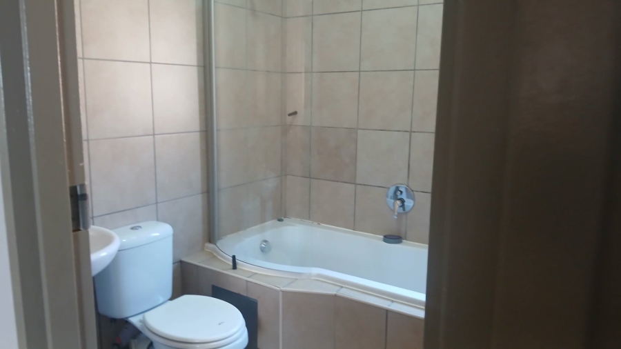 2 Bedroom Property for Sale in Alveda Park Gauteng