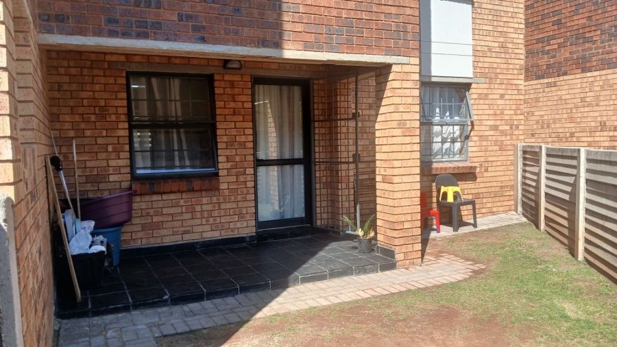 2 Bedroom Property for Sale in Alveda Park Gauteng