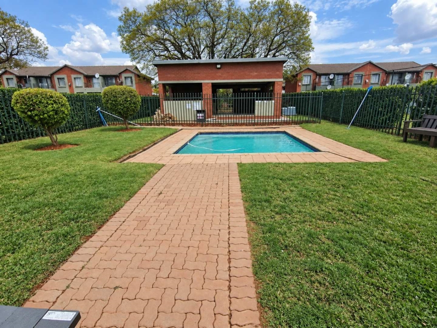 2 Bedroom Property for Sale in Theresa Park Gauteng