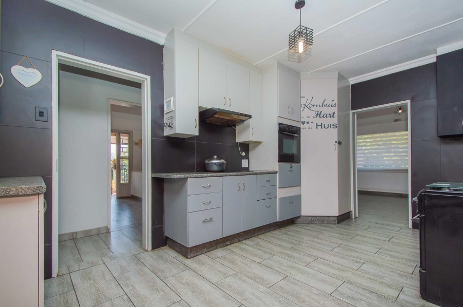 5 Bedroom Property for Sale in Blairgowrie Gauteng