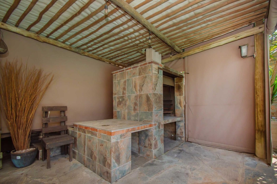 5 Bedroom Property for Sale in Blairgowrie Gauteng