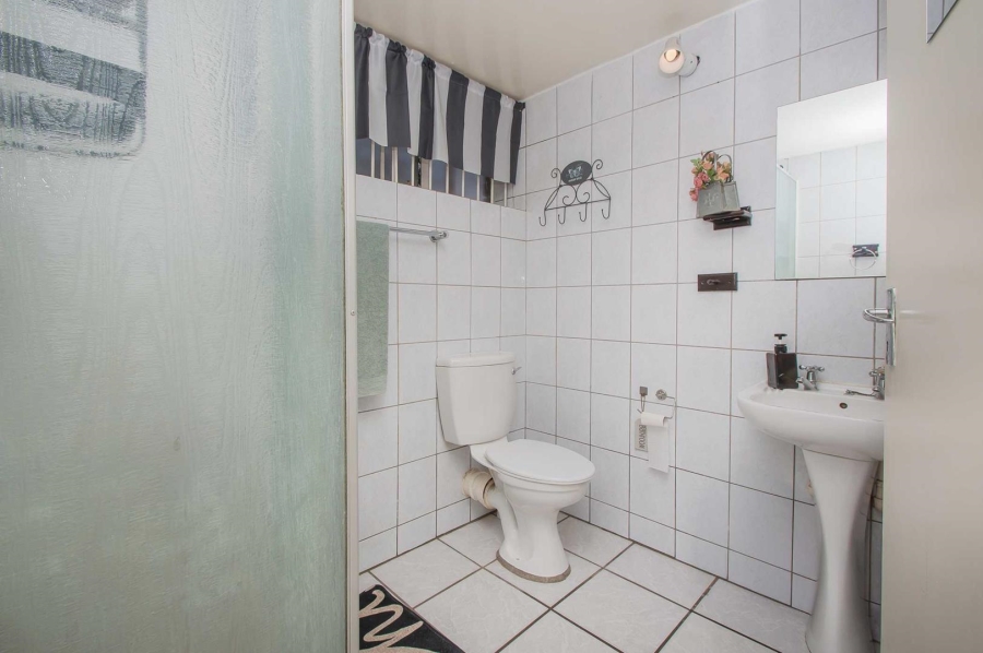5 Bedroom Property for Sale in Blairgowrie Gauteng