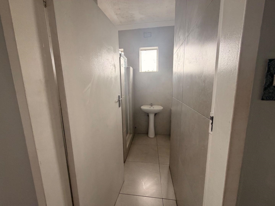 To Let 2 Bedroom Property for Rent in Pierneef Park Gauteng