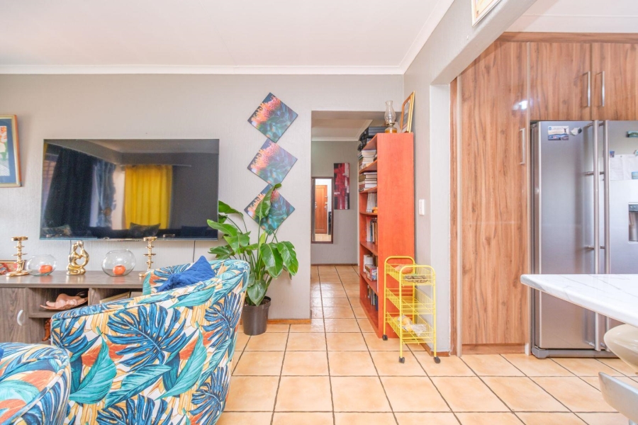 3 Bedroom Property for Sale in Die Hoewes Gauteng