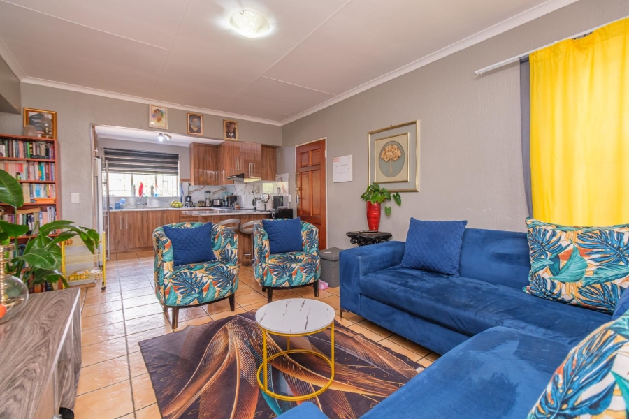 3 Bedroom Property for Sale in Die Hoewes Gauteng