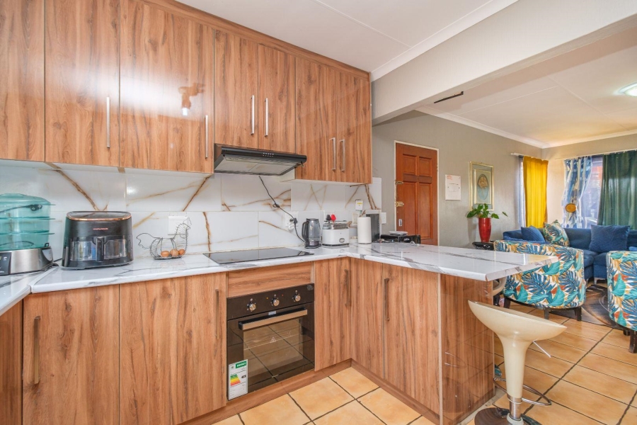 3 Bedroom Property for Sale in Die Hoewes Gauteng