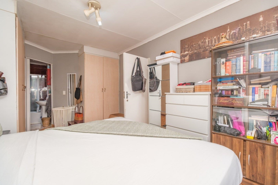 3 Bedroom Property for Sale in Die Hoewes Gauteng