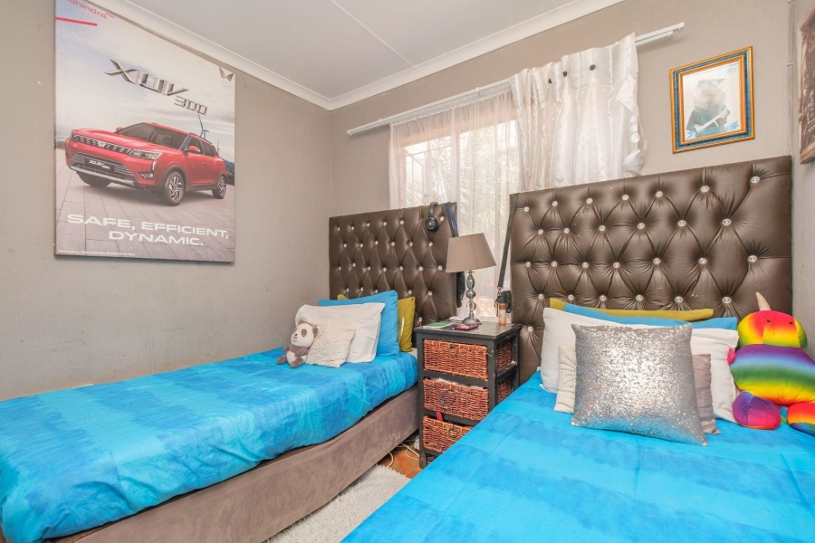 3 Bedroom Property for Sale in Die Hoewes Gauteng