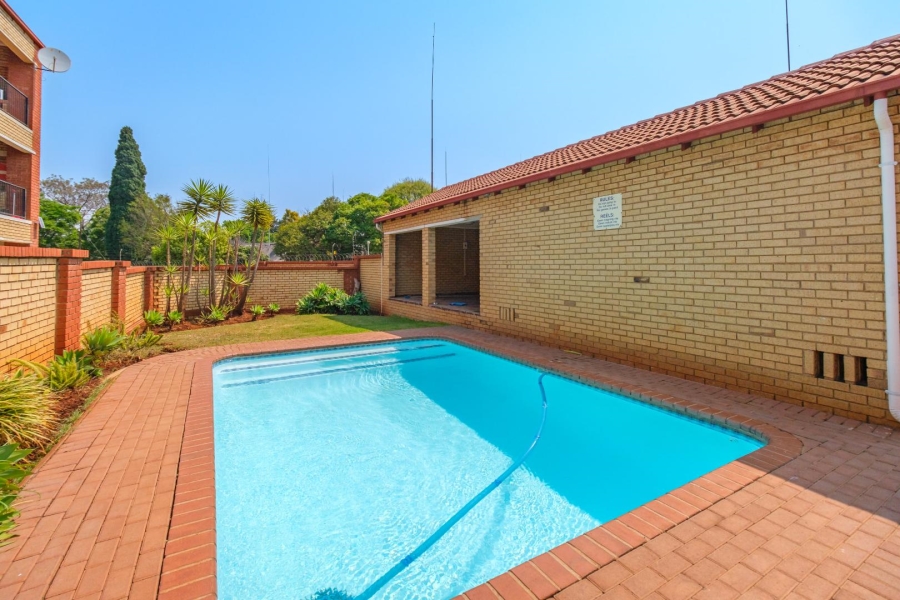 3 Bedroom Property for Sale in Die Hoewes Gauteng