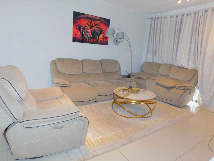 2 Bedroom Property for Sale in Bryanston Gauteng