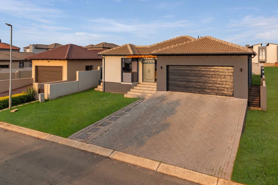 3 Bedroom Property for Sale in Wildtuinpark Gauteng