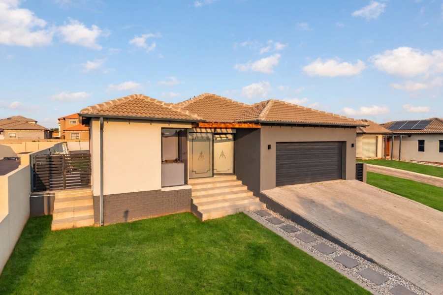 3 Bedroom Property for Sale in Wildtuinpark Gauteng