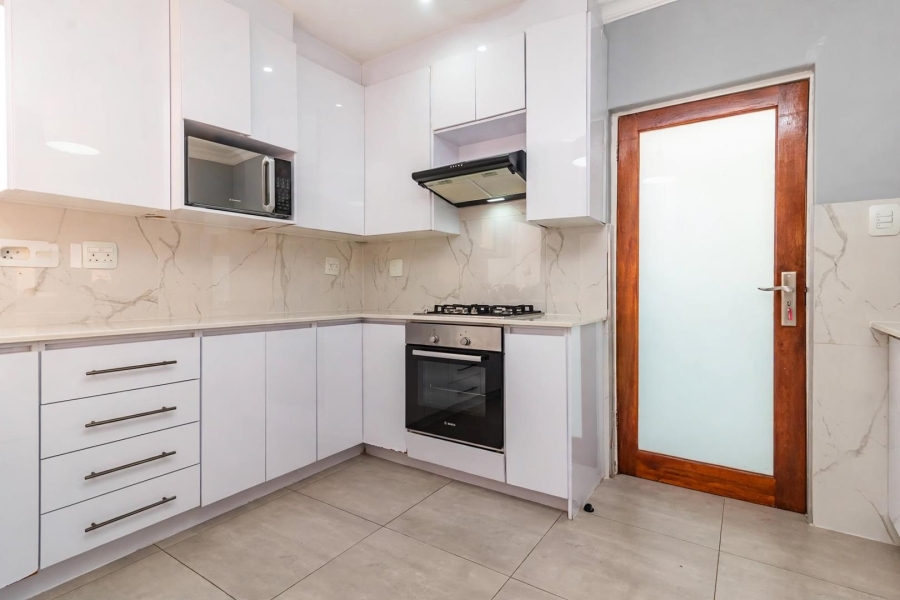 3 Bedroom Property for Sale in Wildtuinpark Gauteng
