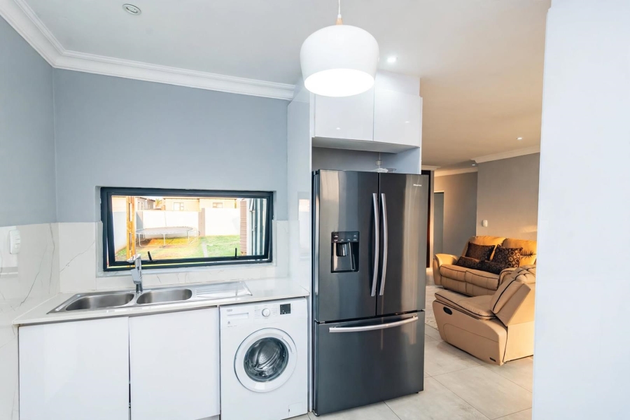 3 Bedroom Property for Sale in Wildtuinpark Gauteng