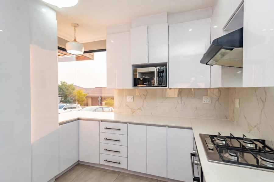 3 Bedroom Property for Sale in Wildtuinpark Gauteng