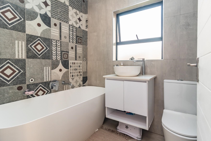 3 Bedroom Property for Sale in Wildtuinpark Gauteng
