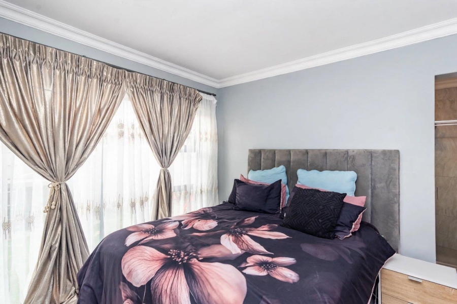 3 Bedroom Property for Sale in Wildtuinpark Gauteng