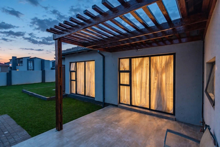 3 Bedroom Property for Sale in Wildtuinpark Gauteng