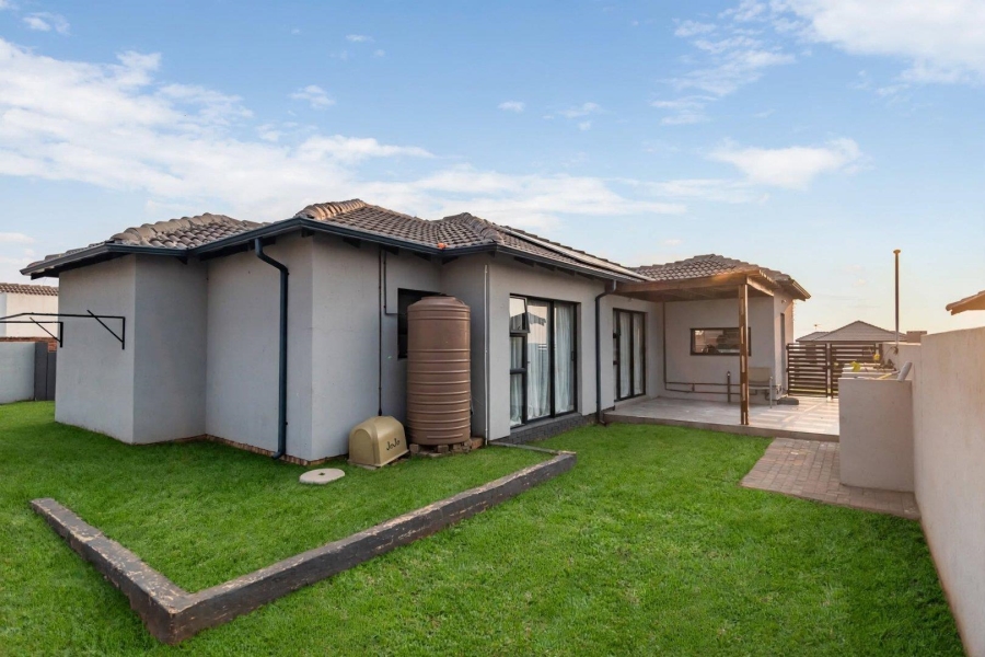 3 Bedroom Property for Sale in Wildtuinpark Gauteng