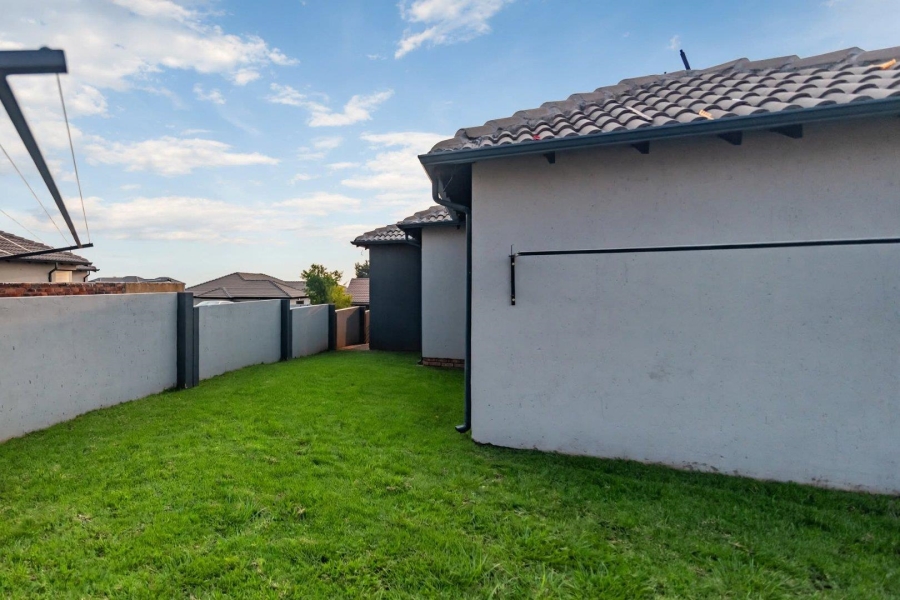 3 Bedroom Property for Sale in Wildtuinpark Gauteng