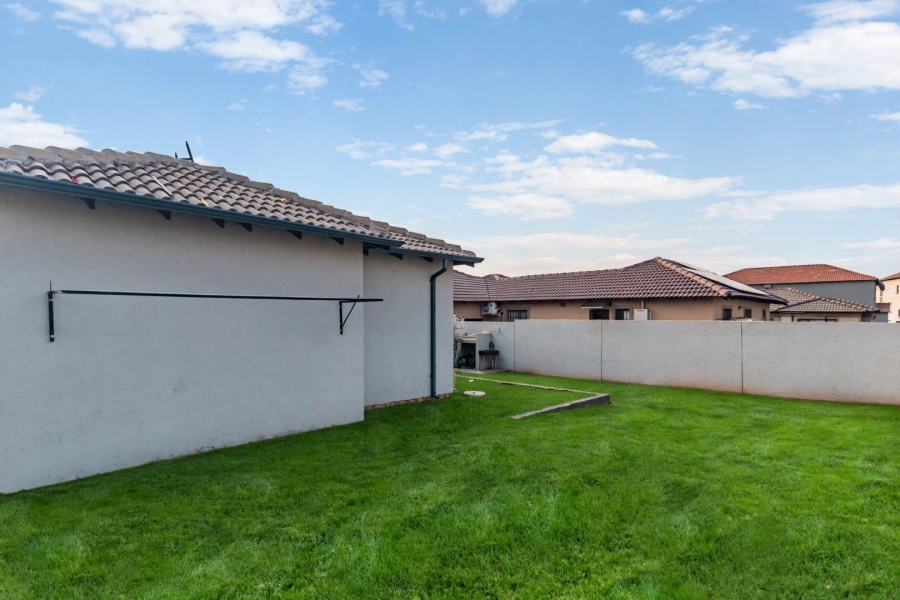 3 Bedroom Property for Sale in Wildtuinpark Gauteng
