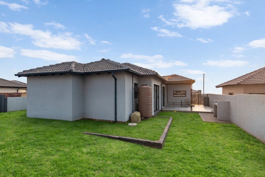 3 Bedroom Property for Sale in Wildtuinpark Gauteng