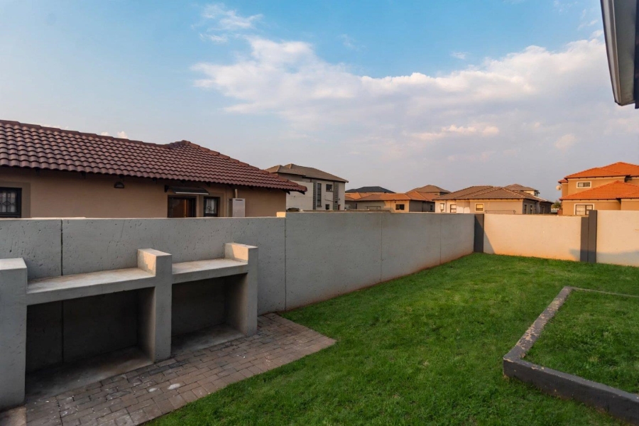 3 Bedroom Property for Sale in Wildtuinpark Gauteng