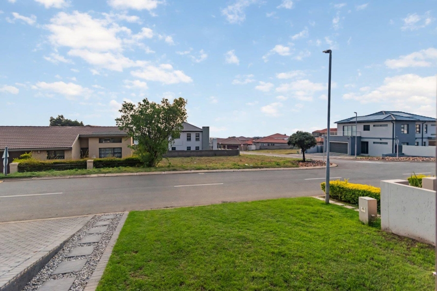 3 Bedroom Property for Sale in Wildtuinpark Gauteng