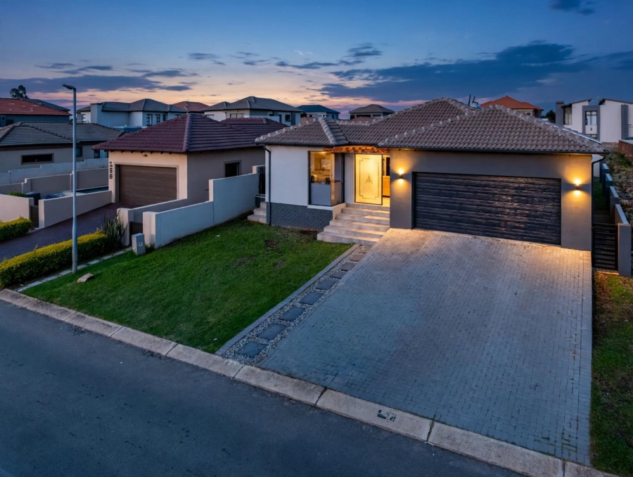 3 Bedroom Property for Sale in Wildtuinpark Gauteng