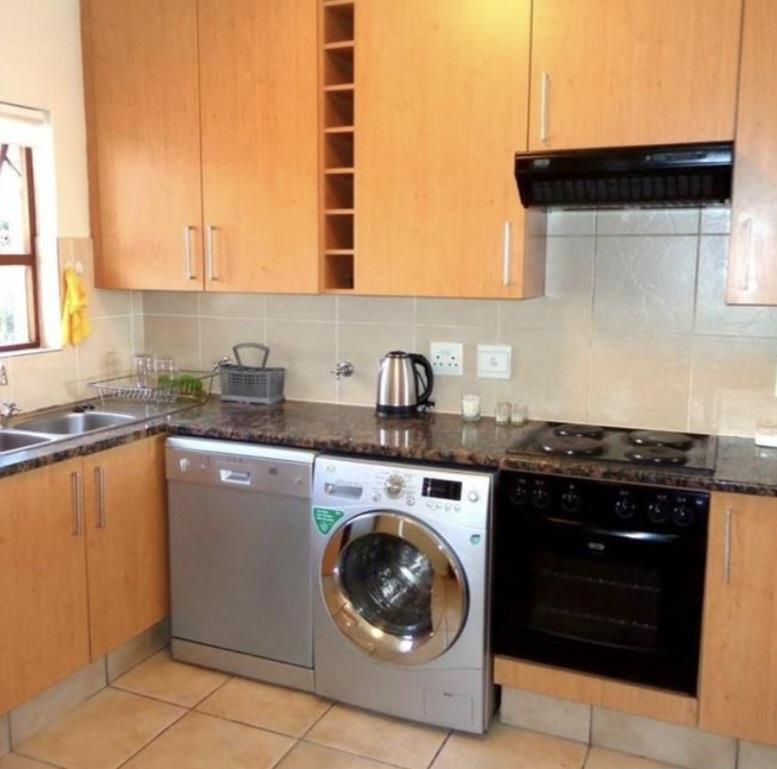 To Let 2 Bedroom Property for Rent in Morningside Gauteng