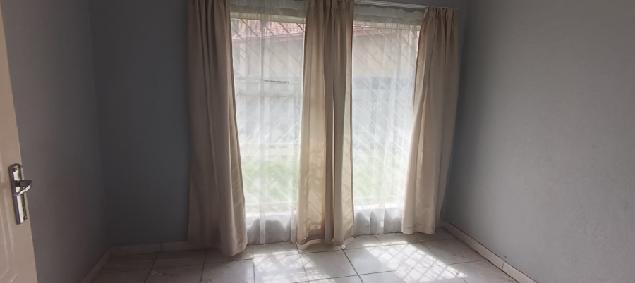 4 Bedroom Property for Sale in Crystal Park Gauteng
