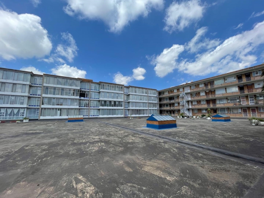 To Let 2 Bedroom Property for Rent in Florida Park Gauteng
